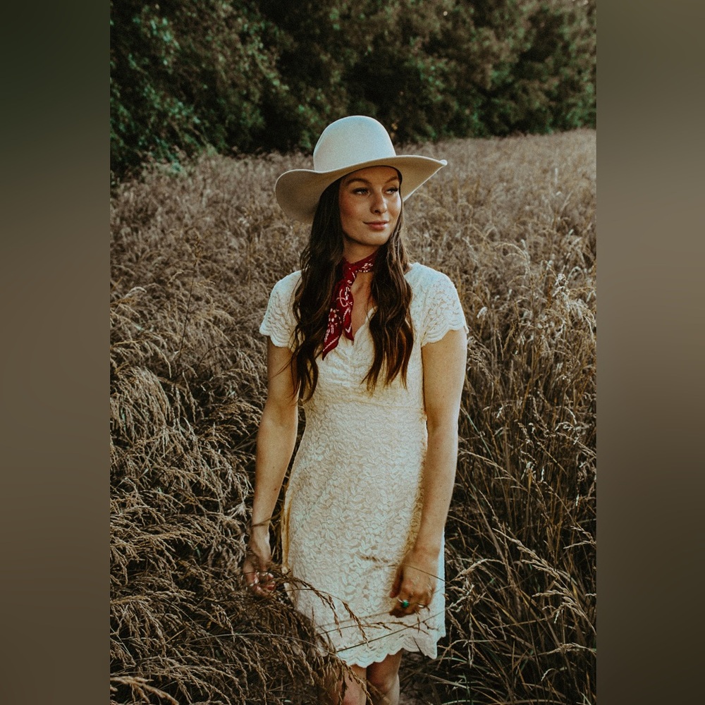 Lace dress🤍